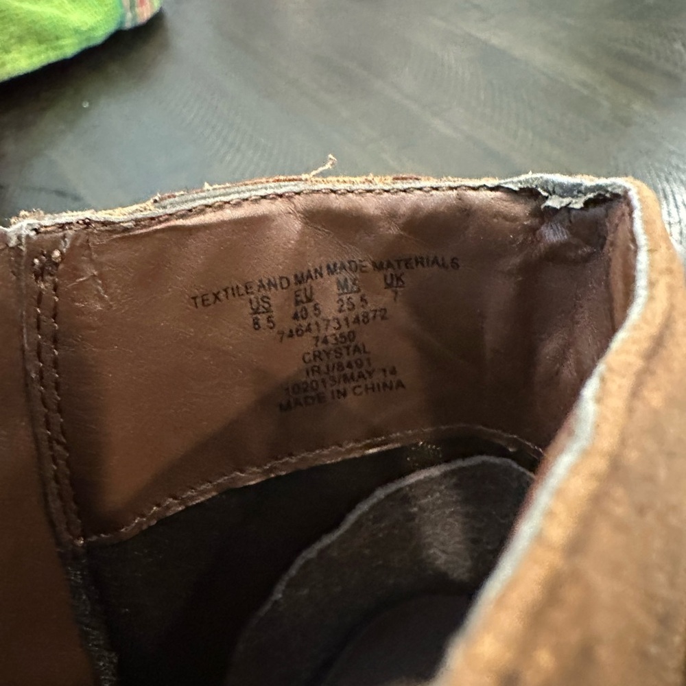 Stylish Tan Ankle Boots with Strap Accent - Picture 4 of 5